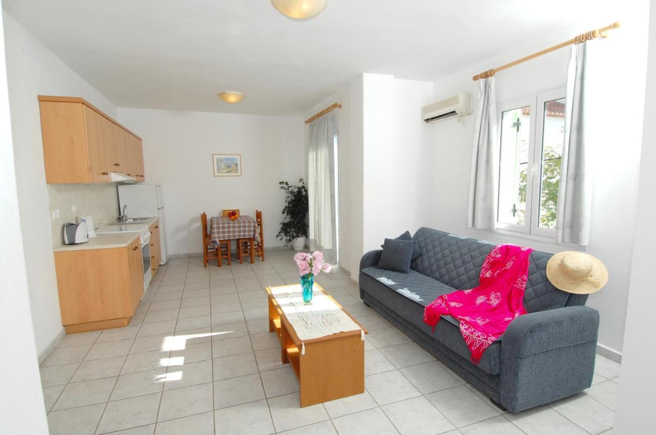 Alexis Studios And Apartments Agia Efimia エクステリア 写真