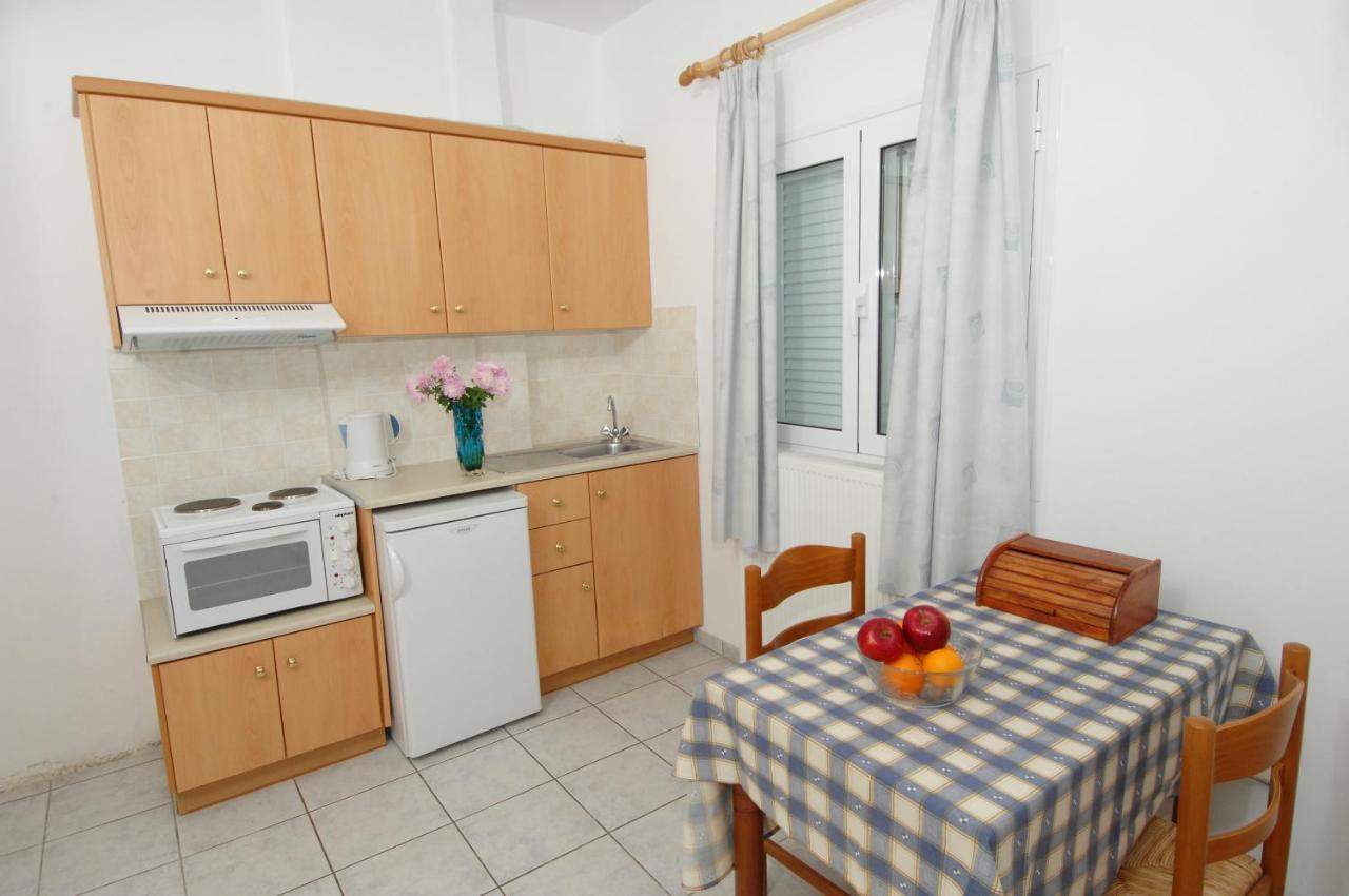 Alexis Studios And Apartments Agia Efimia エクステリア 写真